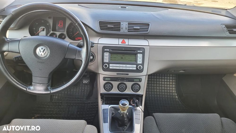Volkswagen Passat - 8