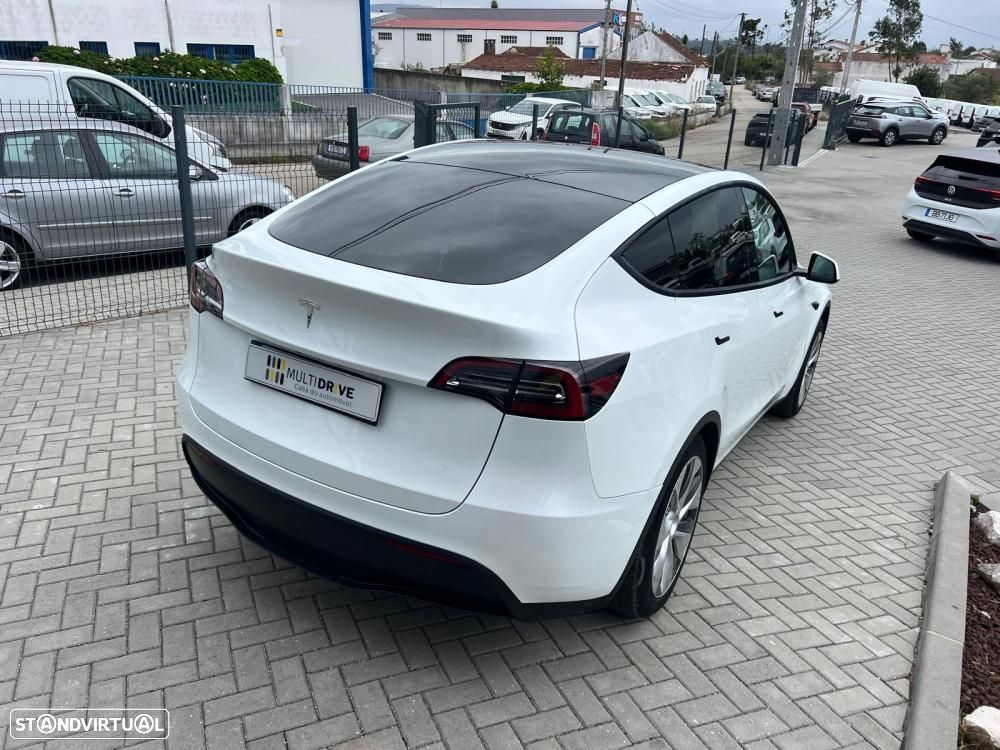 Tesla Model Y Standard RWD - 3