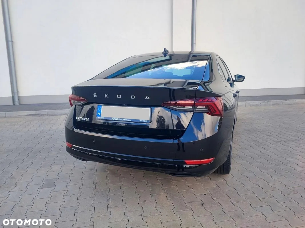 Skoda Octavia 2.0 TDI SCR Style DSG - 10