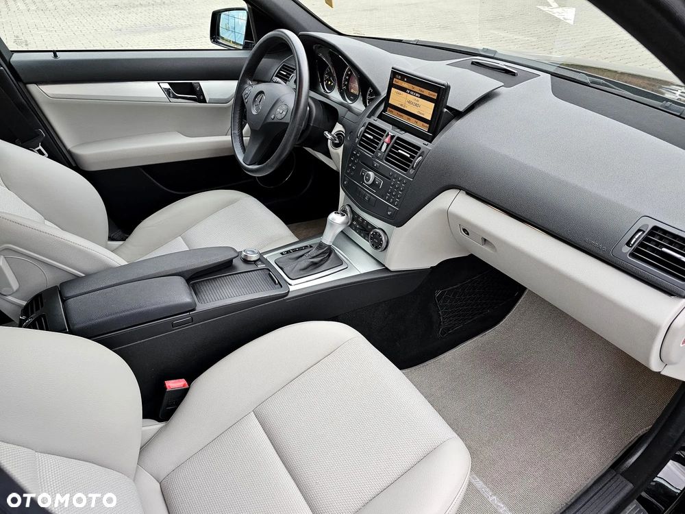 Mercedes-Benz Klasa C 280 7G-TRONIC Avantgarde Sport Edition + - 24