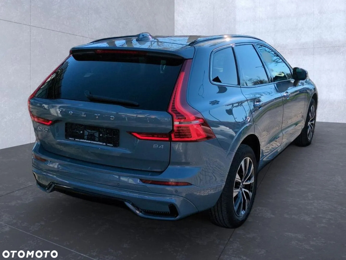 Volvo XC 60 B4 B Plus Dark - 4