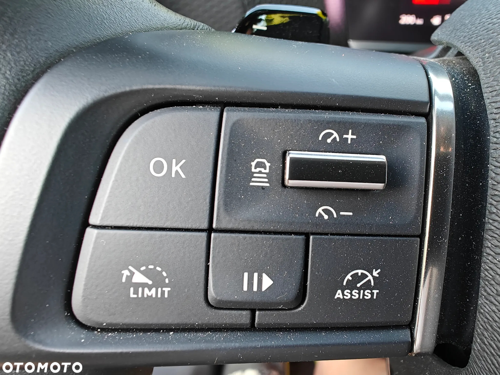 Citroën C4 BlueHDi 130 Stop&Start EAT8 SHINE - 33
