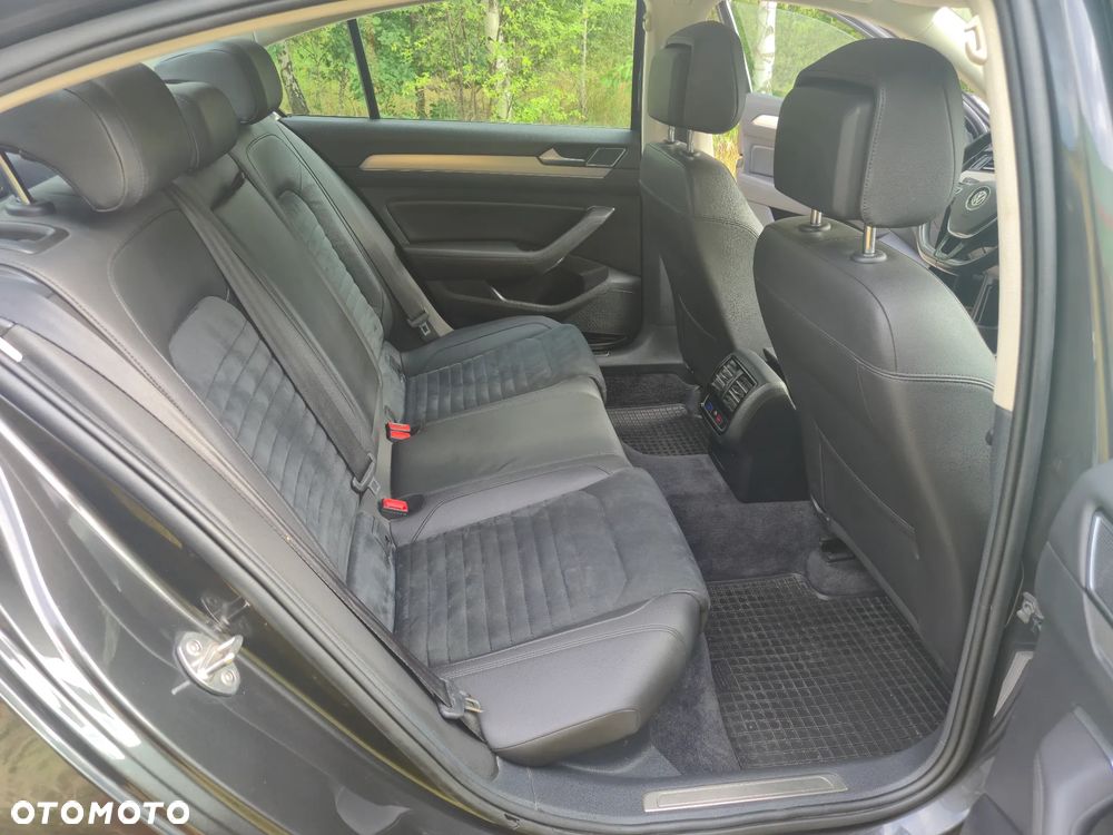 Volkswagen Passat - 30
