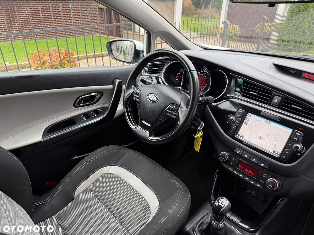 Kia Ceed 1.6 CRDi 136 ISG GT Line - 16