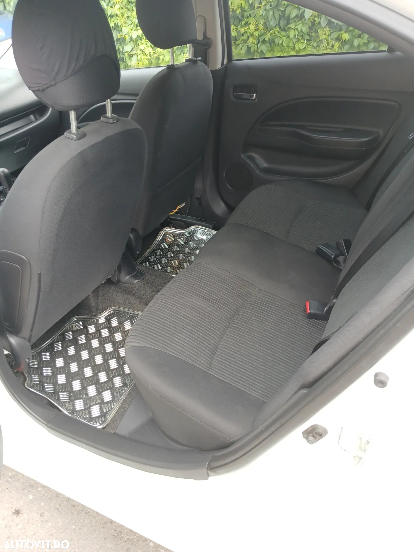 Mitsubishi Mirage - 11