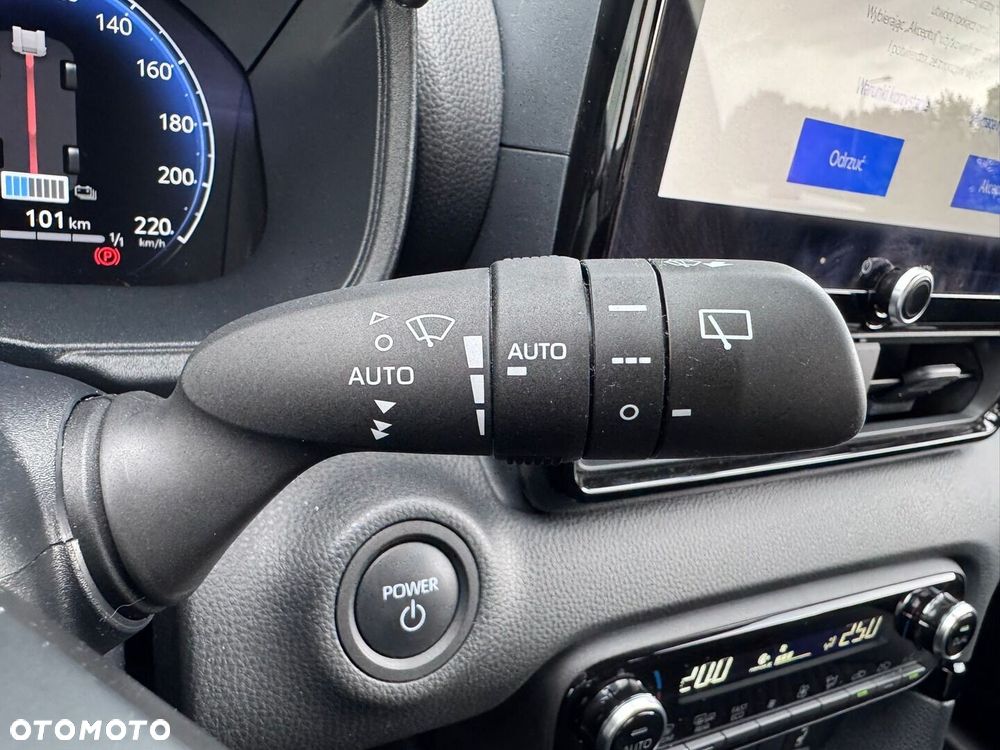 Toyota Yaris Hybrid 1.5 Executive - 29
