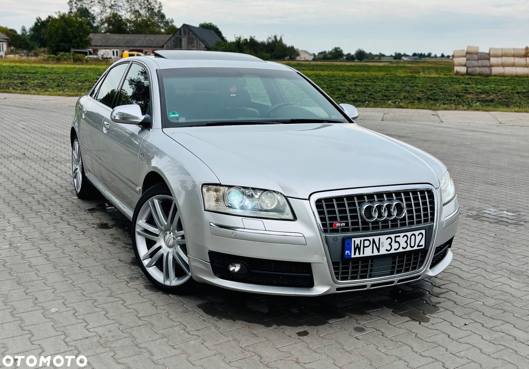 Audi S8 5.2 FSI Quattro - 1