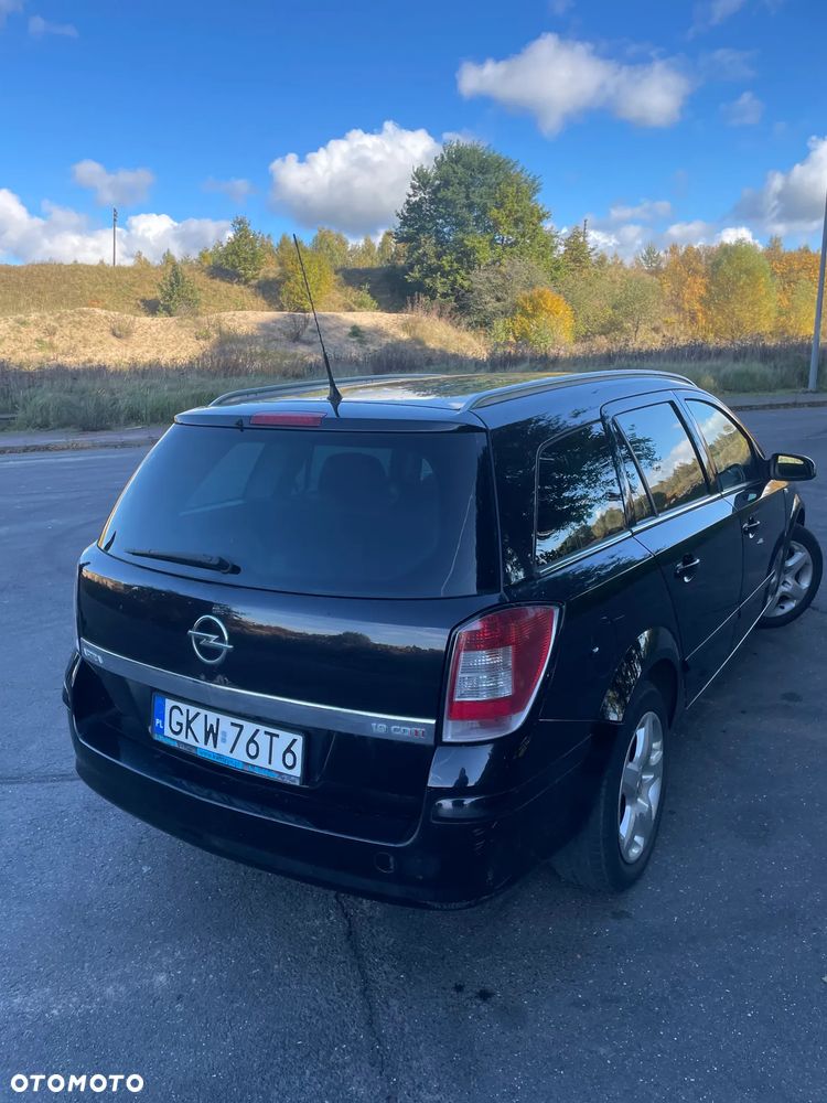 Opel Astra 1.9 CDTI Cosmo - 4