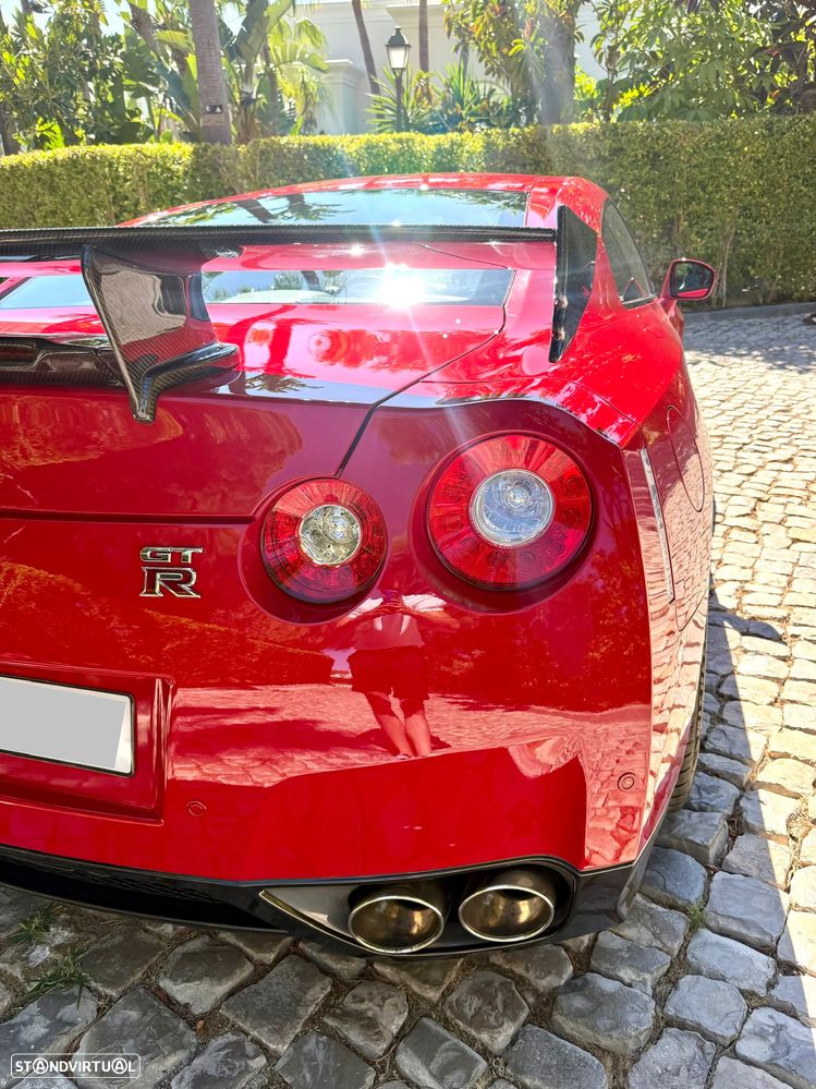 Nissan GT-R Black Edition - 11