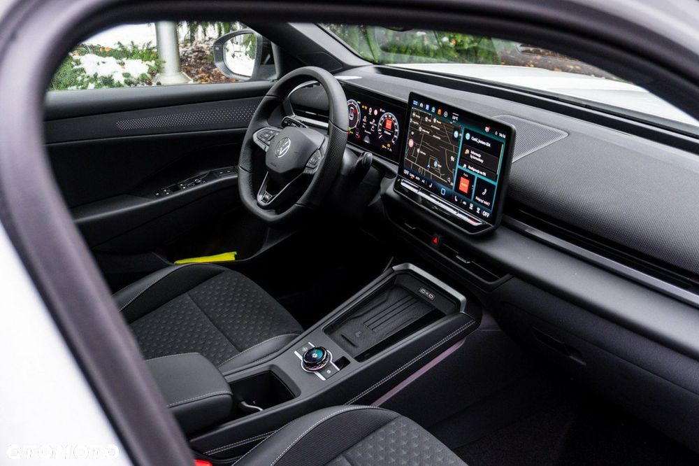 Volkswagen T-Roc - 29