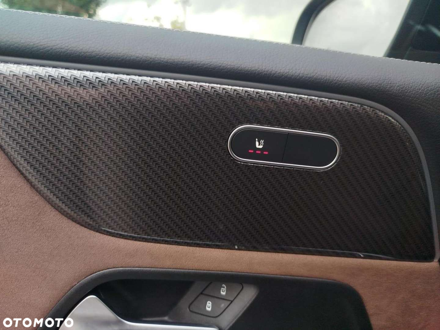 Mercedes-Benz GLB - 12