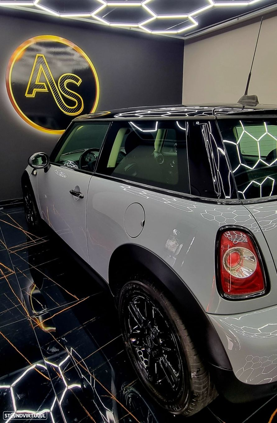 MINI 3 Portas One D - 20