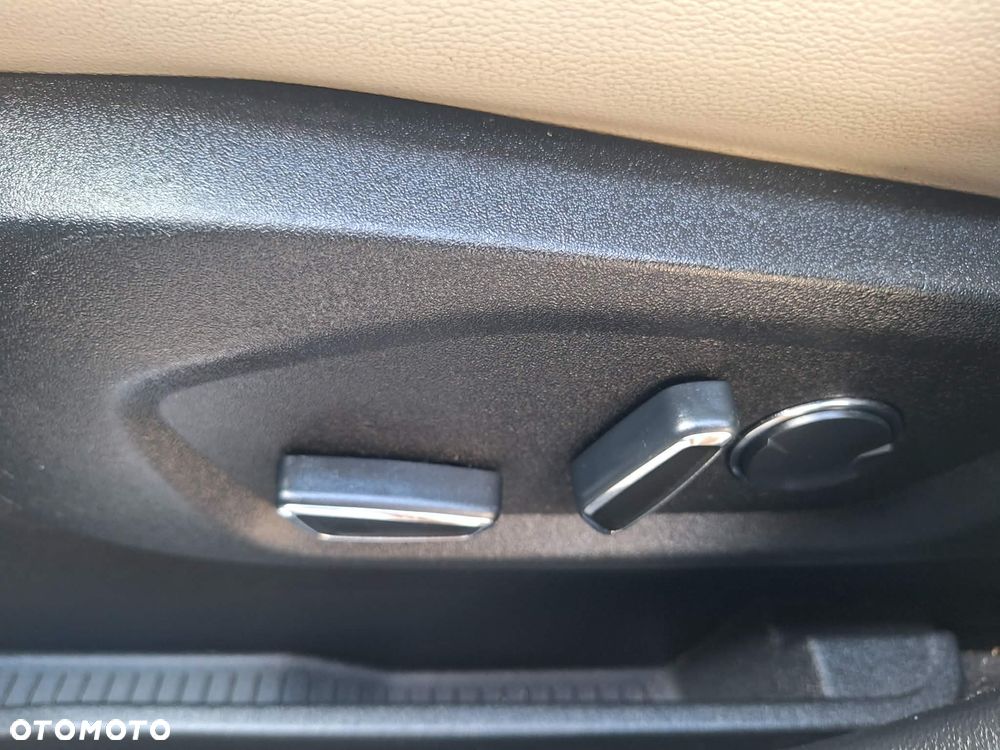 Ford S-Max 2.0 TDCi Titanium PowerShift - 24