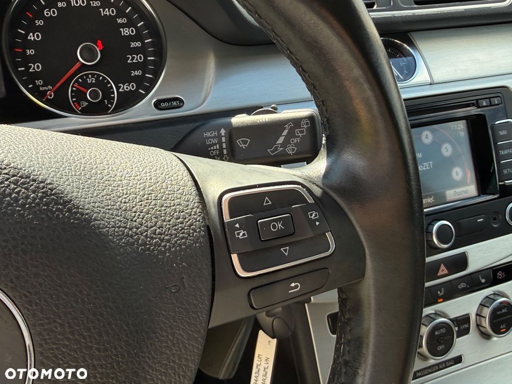 Volkswagen Passat 1.4 TSI Highline - 23