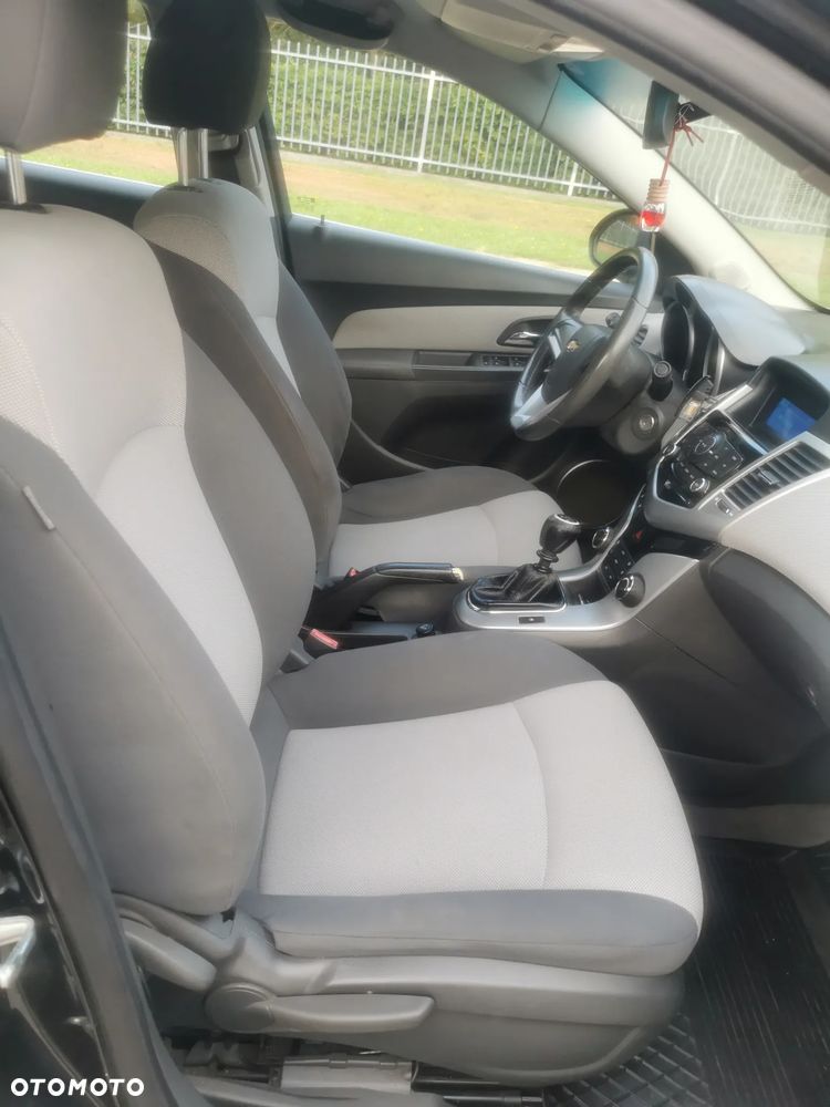 Chevrolet Cruze 1.6 LS - 11
