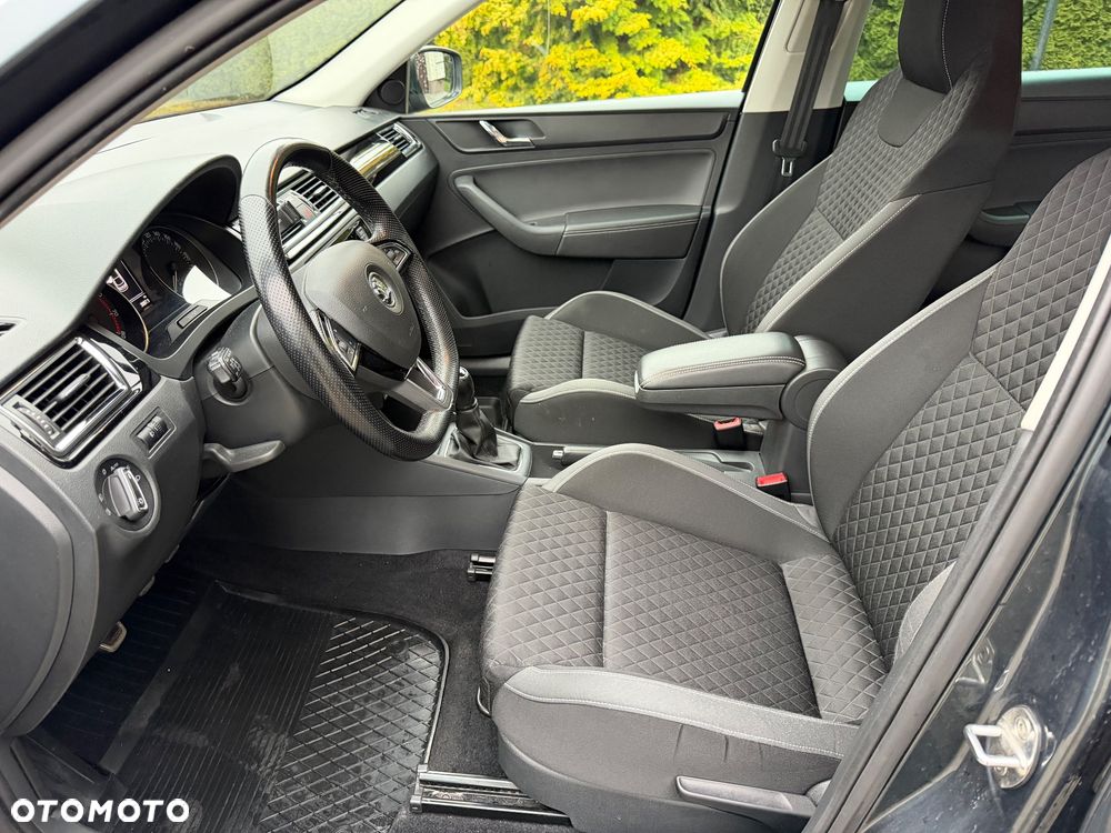 Skoda RAPID 1.2 TSI Style - 11