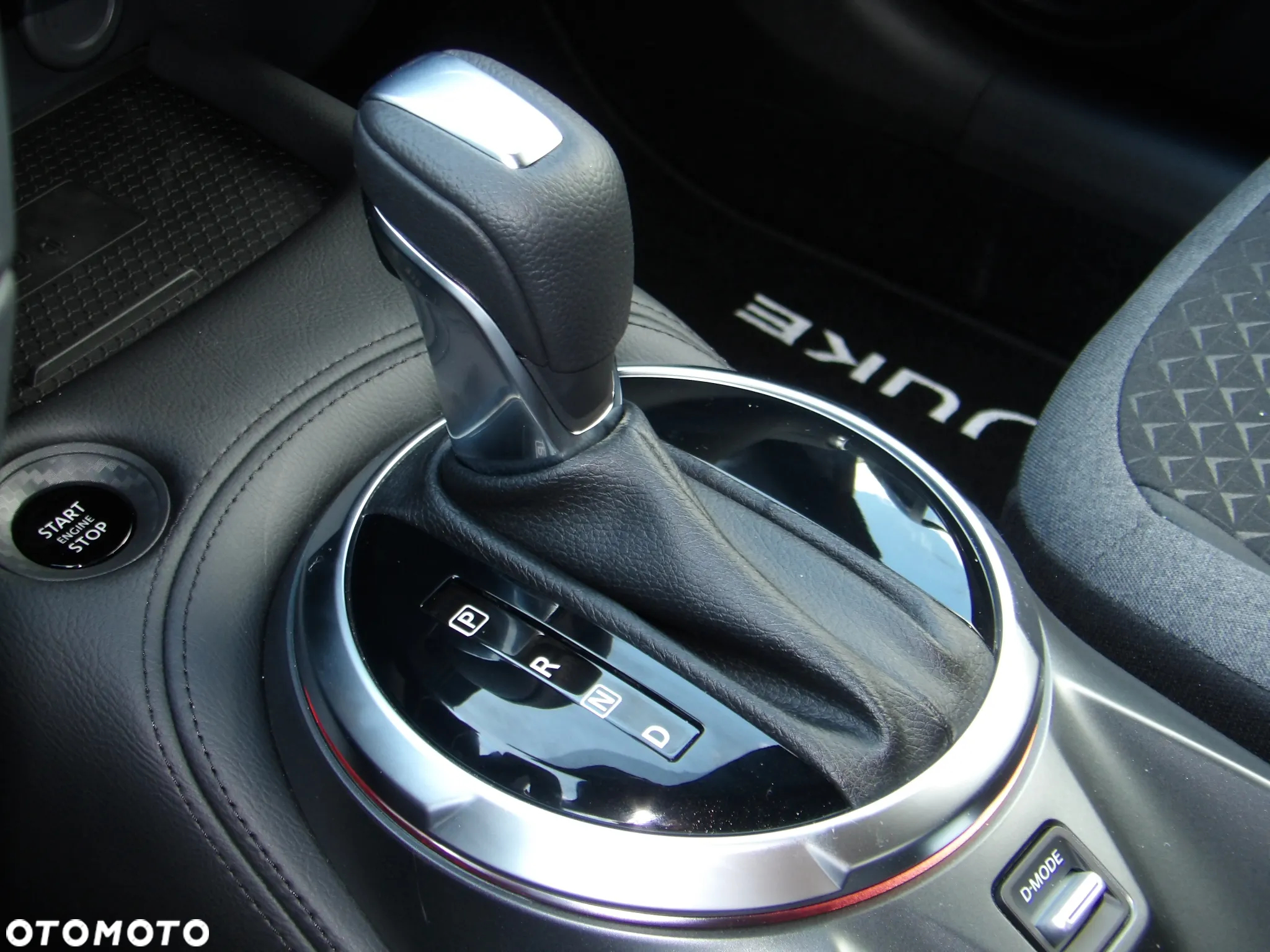 Nissan Juke 1.0 DIG-T N-Connecta DCT - 25