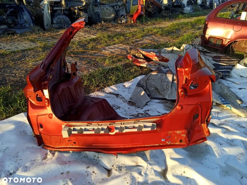 PAS TYLNY Z OKULARAMI I PODŁOGĄ RENAULT LAGUNA II HB