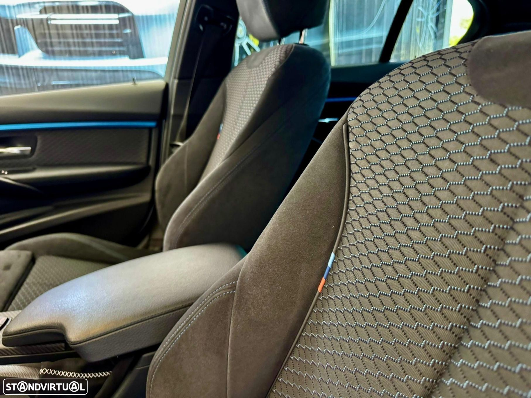 BMW 320 d Pack M - 26