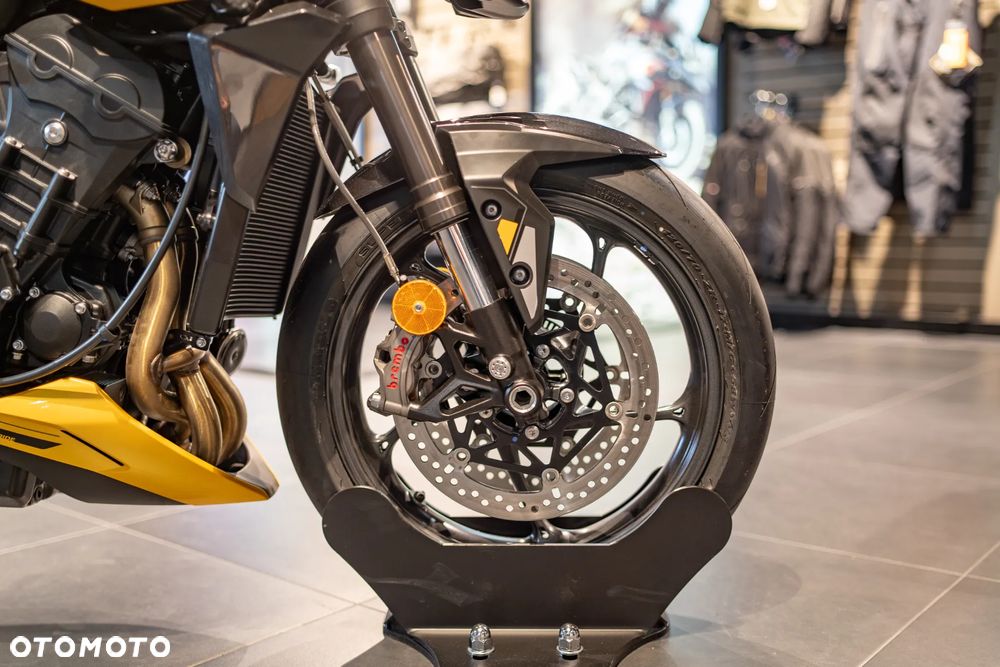 Triumph Street Triple - 17
