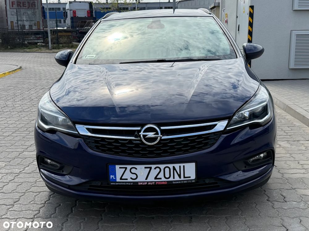 Opel Astra 1.6 CDTI Executive - 3