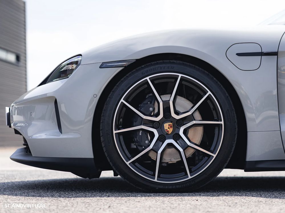 Porsche Taycan Sport Turismo bateria Performance Plus - 12