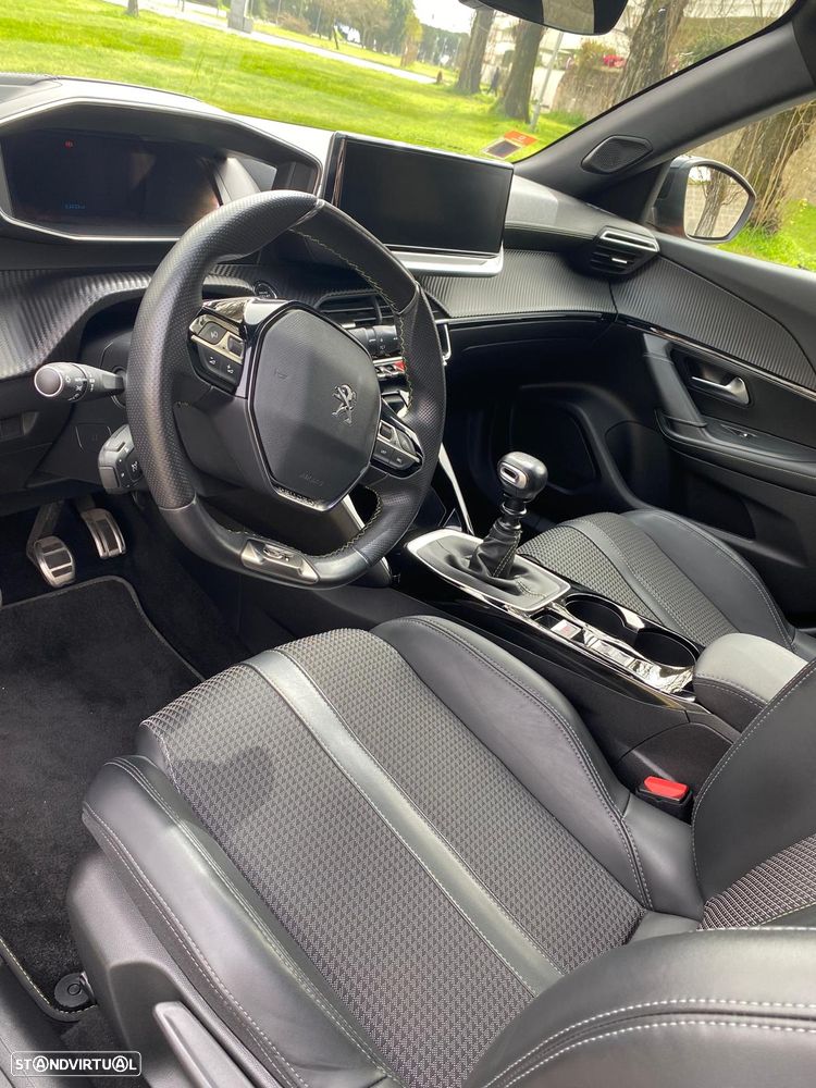 Peugeot 2008 1.2 PureTech GT - 7