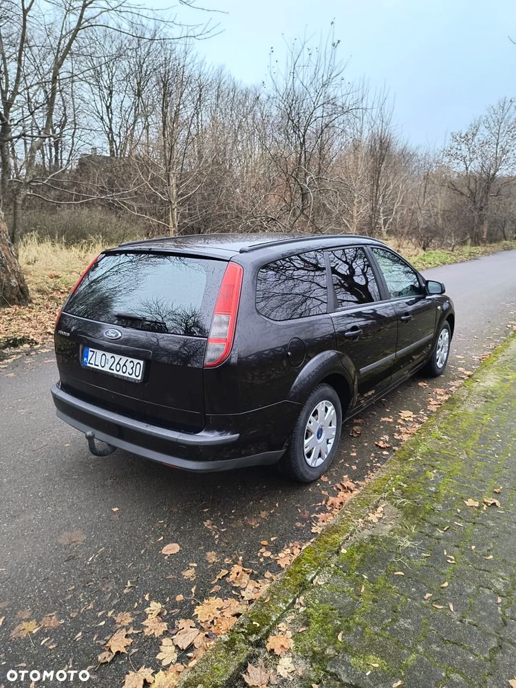 Ford Focus 1.8 FF Ambiente - 11