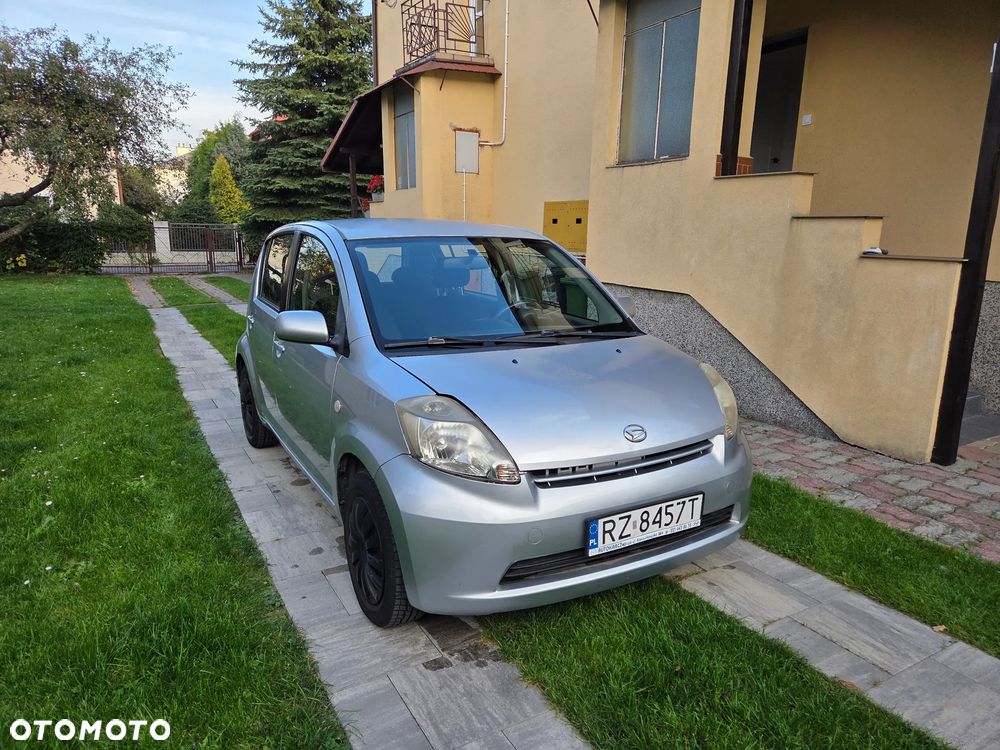 Daihatsu Sirion - 6