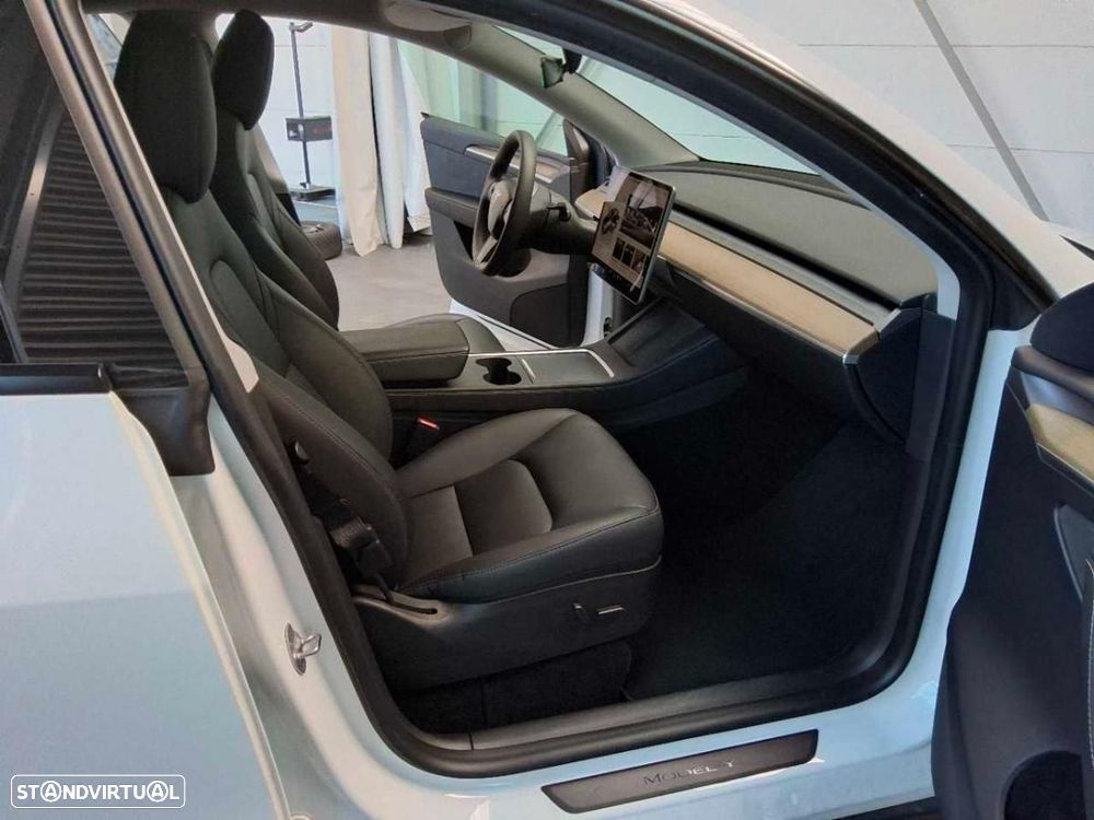 Tesla Model Y RWD - 6
