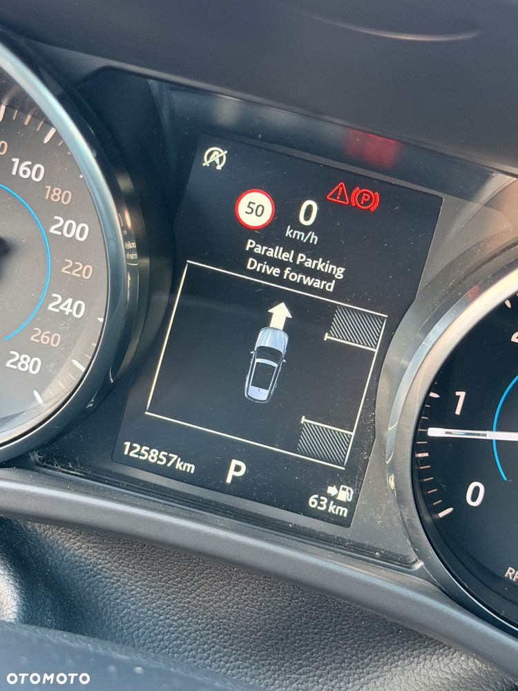 Jaguar F-Pace 20d Portfolio - 37