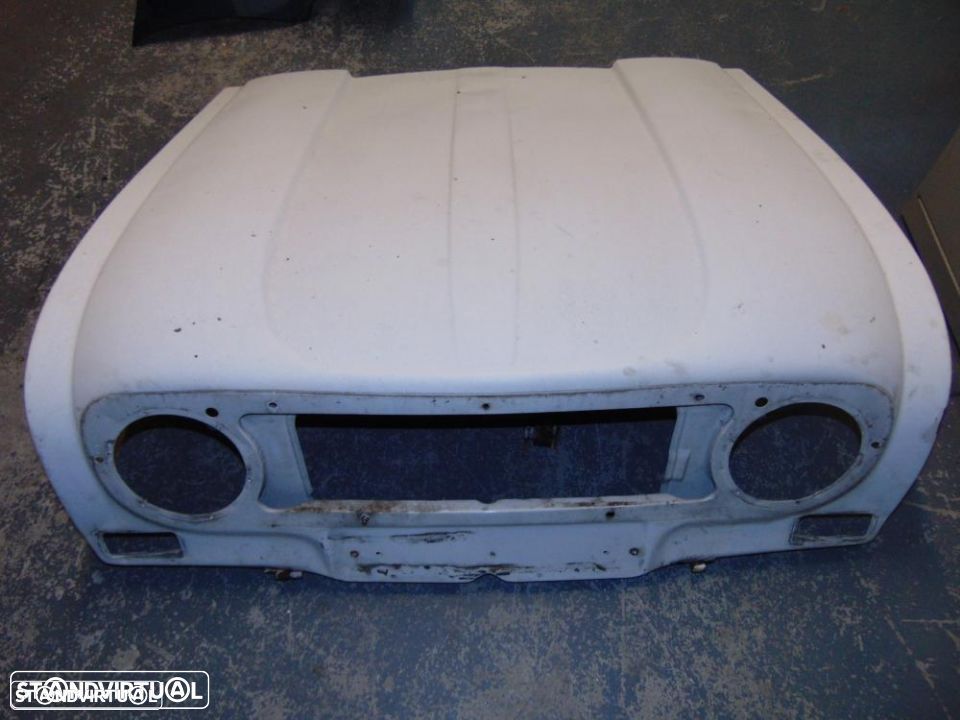 Renault 4L capot - 1