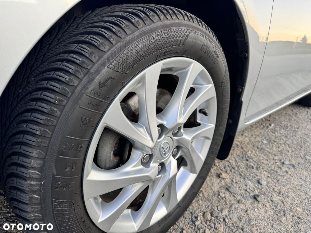 Toyota Auris Hybrid 135 Comfort - 24