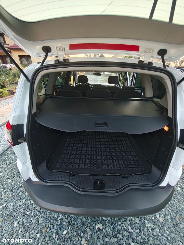 Ford S-Max - 13