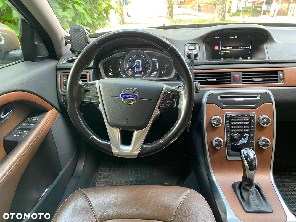 Volvo XC 70 D4 AWD Momentum - 9