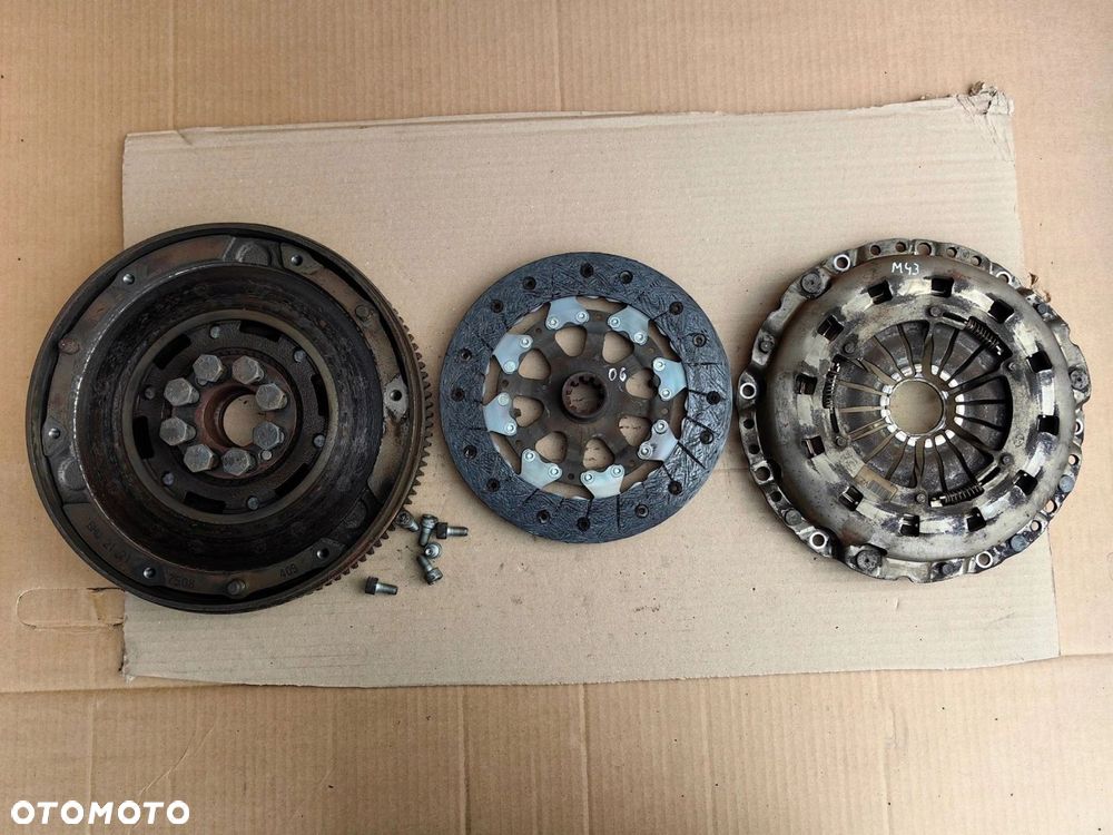 Sprzęgło BMW M43 1.6 1.8 1.9 benzyna 228mm dwumas tarcza docisk 7508409 - 9