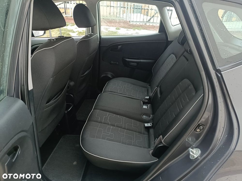 Kia Venga 1.4 CRDi 90 ISG Edition 7 - 14