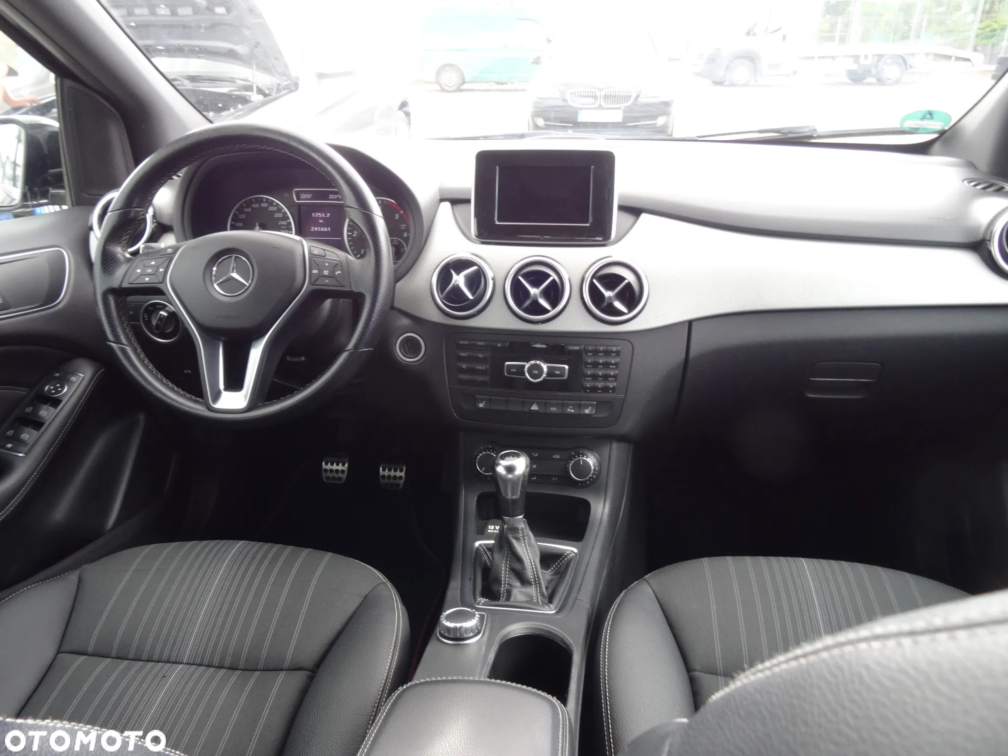 Mercedes-Benz Klasa B 200 CDI - 14