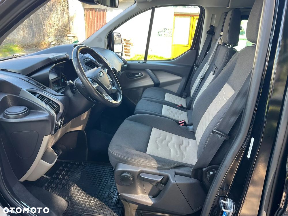 Ford Tourneo Custom 310 L1H1 VA Titanium - 33