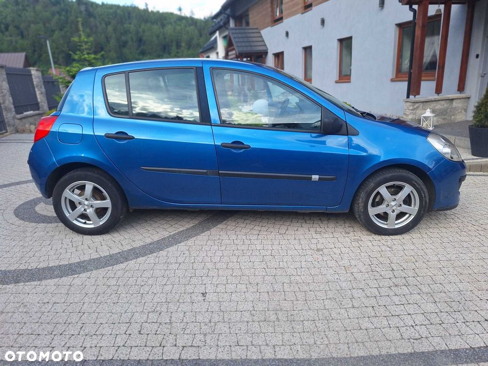 Renault Clio - 2