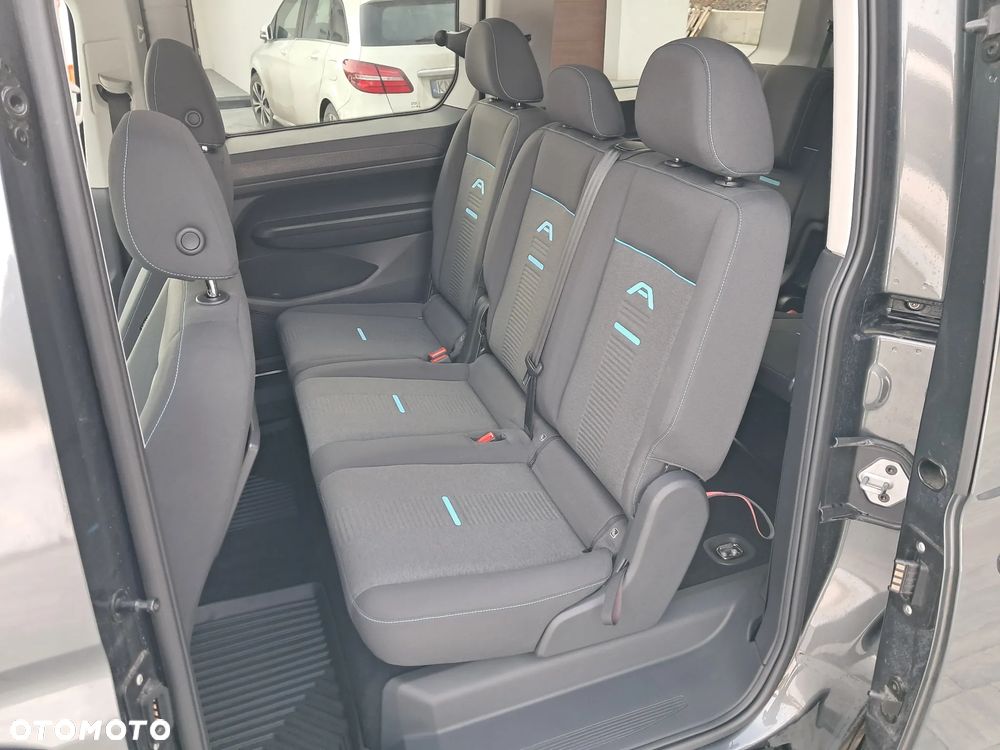 Ford Tourneo Connect Grand - 11