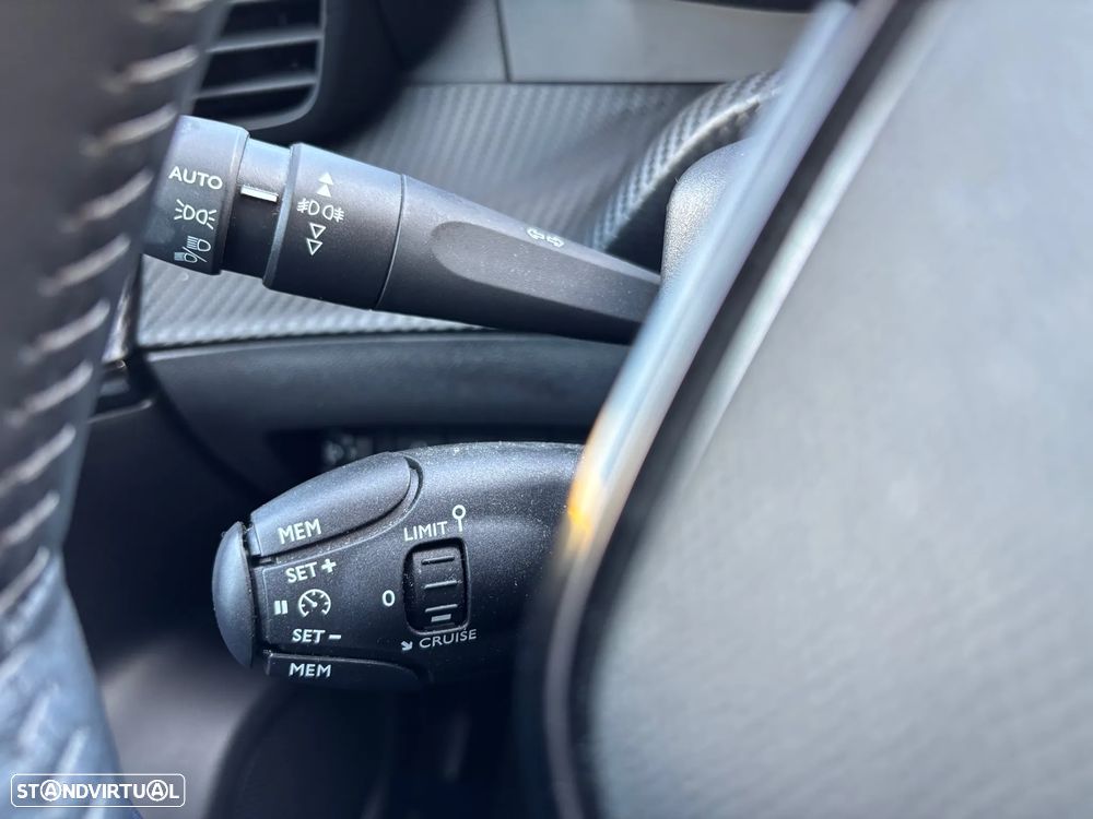 Peugeot e-2008 50 kWh Allure Pack - 15