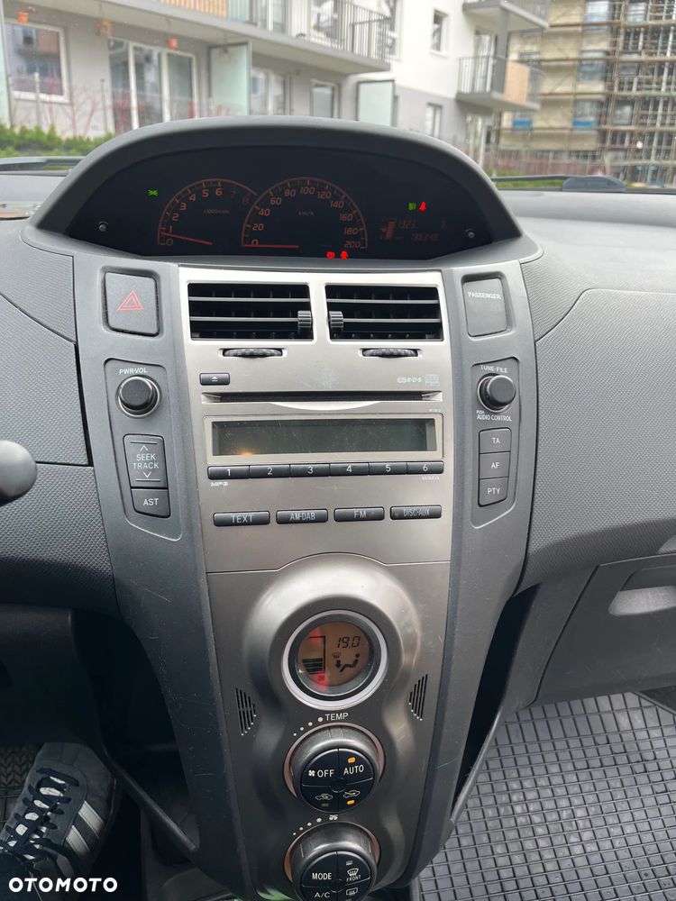 Toyota Yaris 1.33 Sol - 10