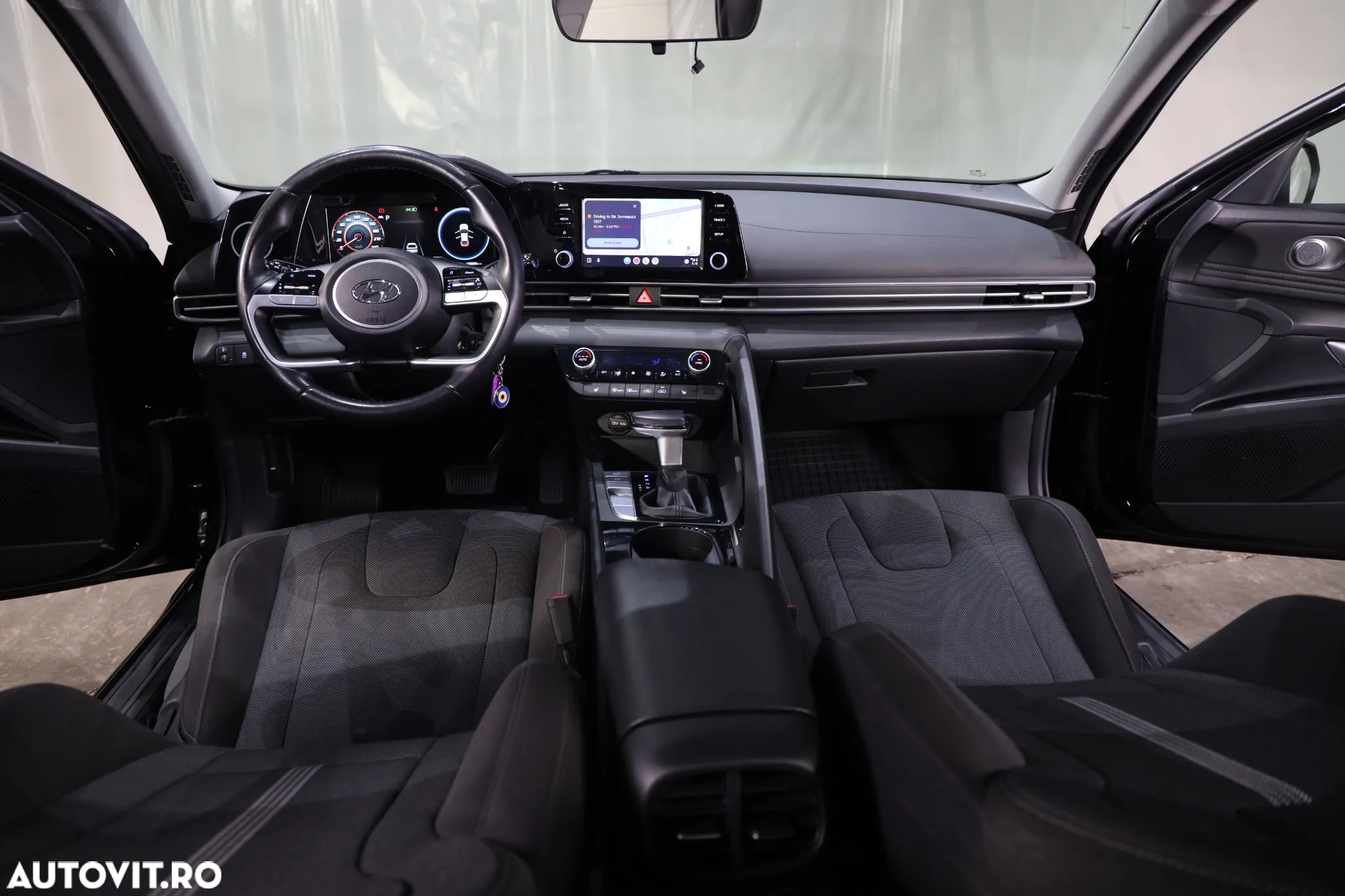 Hyundai Elantra - 29