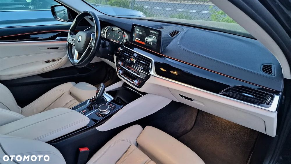 BMW Seria 5 520d xDrive Luxury Line - 27