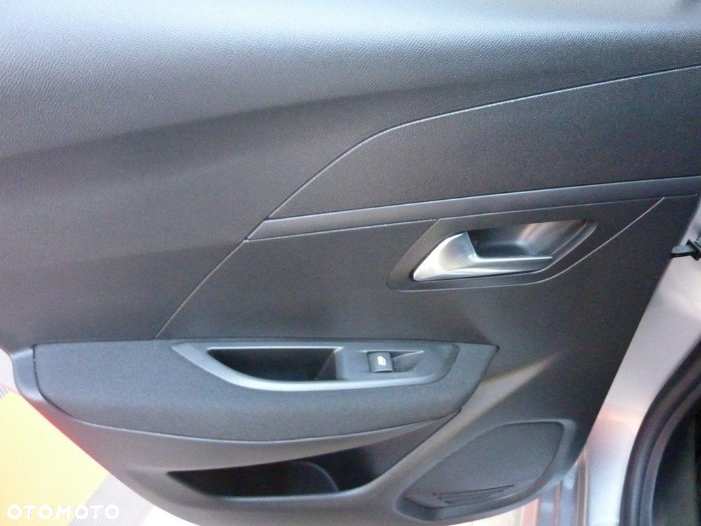 Peugeot 208 - 34