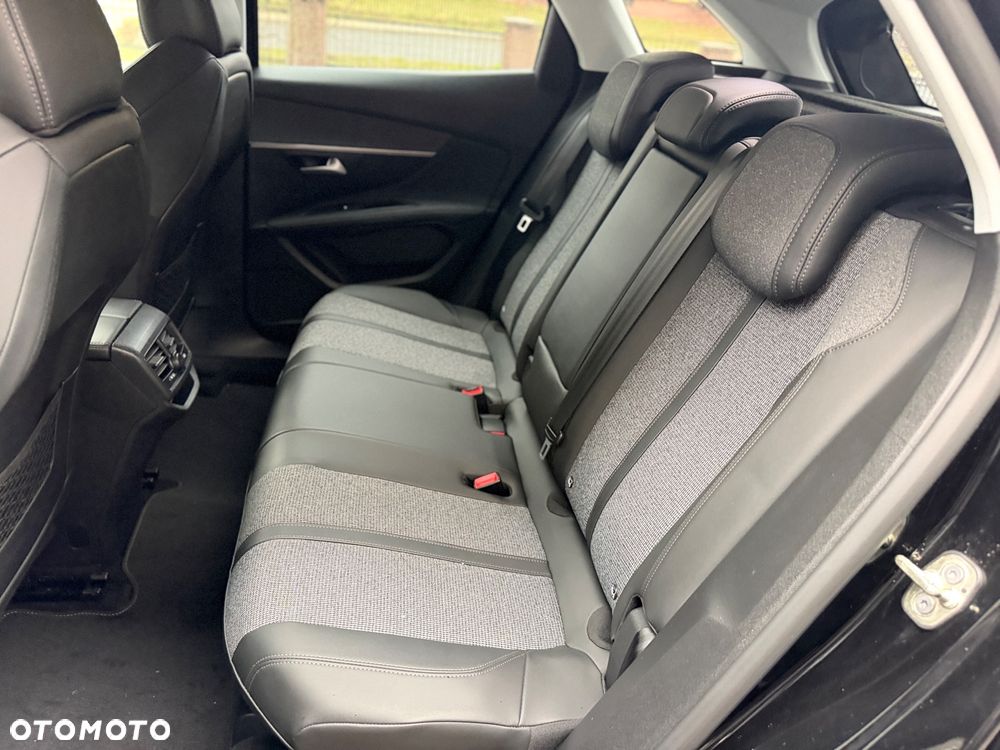 Peugeot 3008 1.2 PureTech Allure S&S - 18