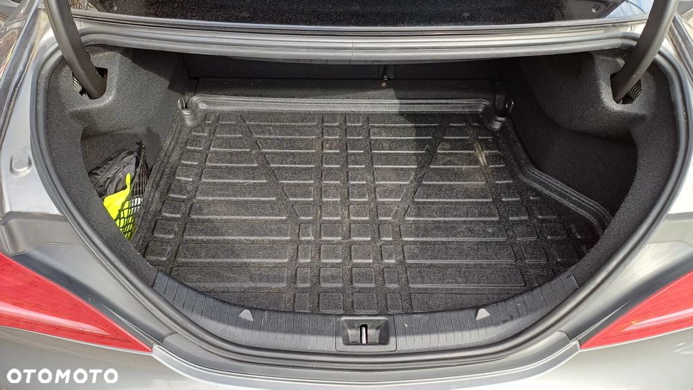 Mercedes-Benz CLA 200 7G-DCT AMG Line - 20