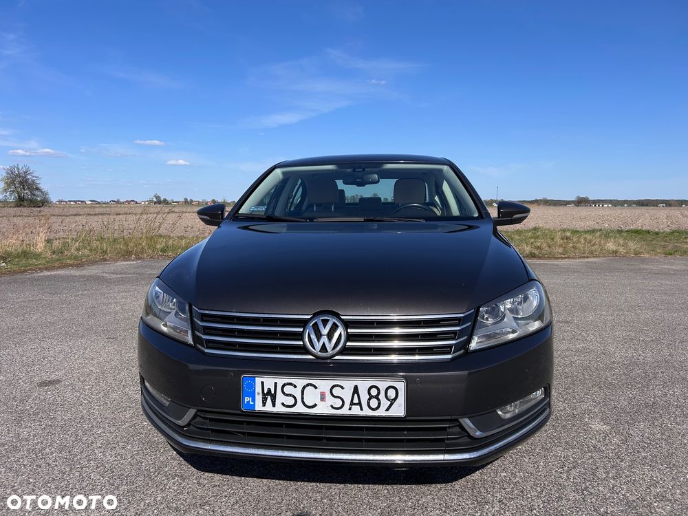 Volkswagen Passat - 4