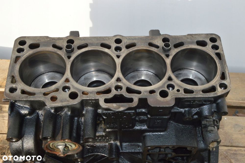 blok silnika tłoki korbowód mitsubishi outlander ii vw 2.0 DI-D tdi ładny - 5